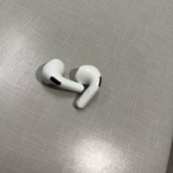 AppleAirPods4